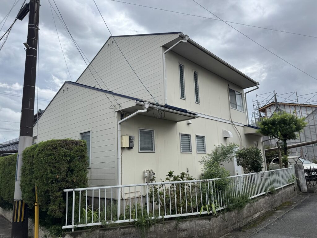 東区　屋根カバー工法・外壁塗装・雨樋交換工事完了 施工前