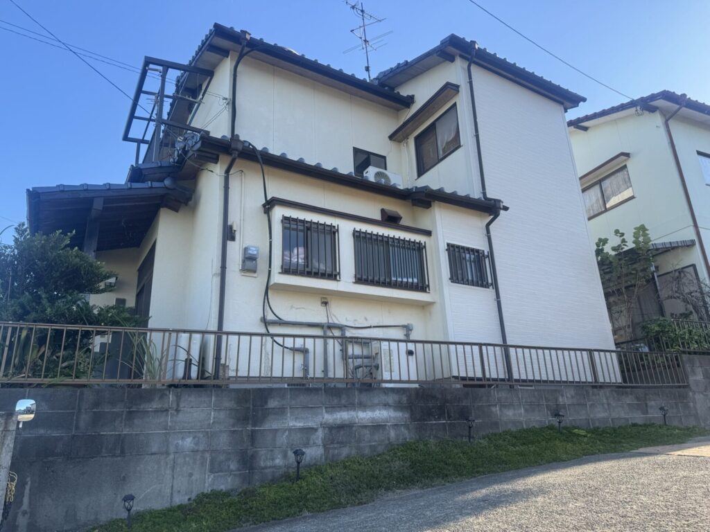 北区 屋根瓦雨漏り修理と外壁塗装工事 施工前