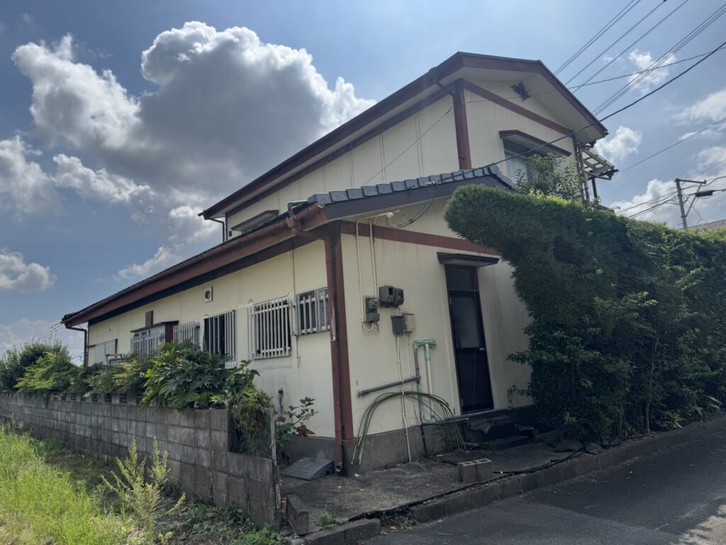西区　借家の屋根・外壁塗装　雨樋部分交換 施工前