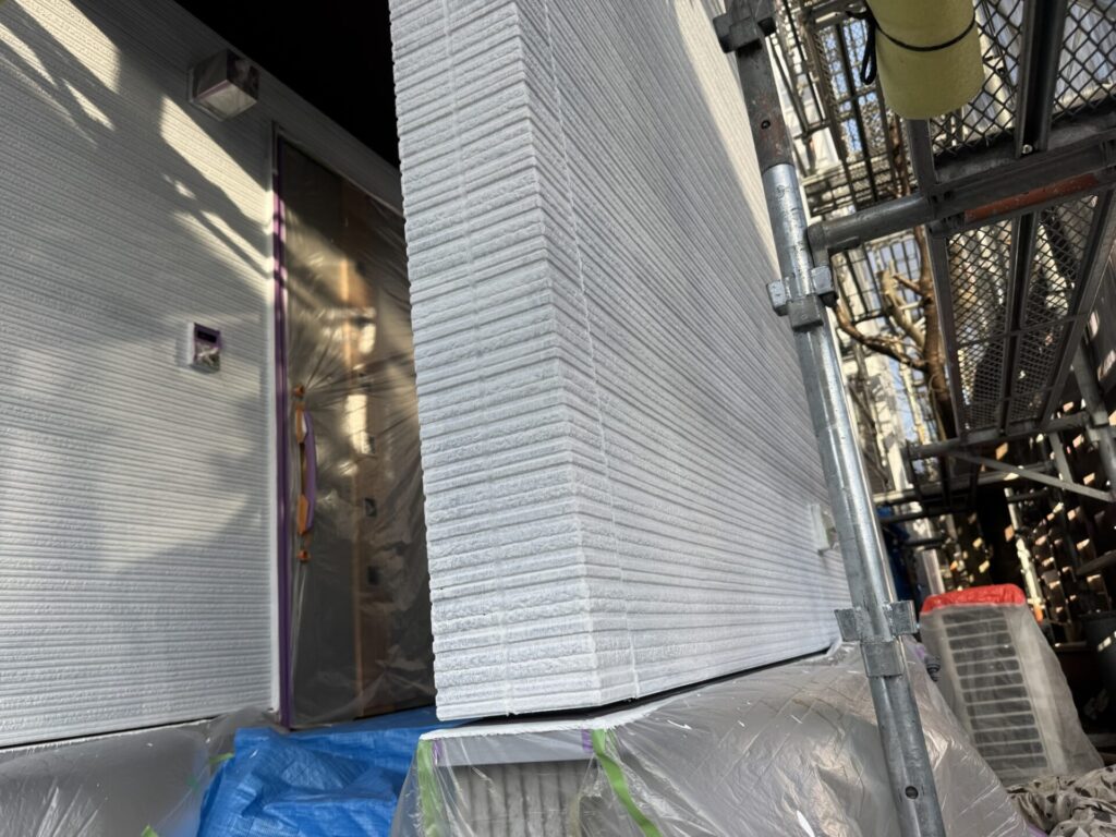 熊本市東区　外壁塗装　下塗り２中塗り